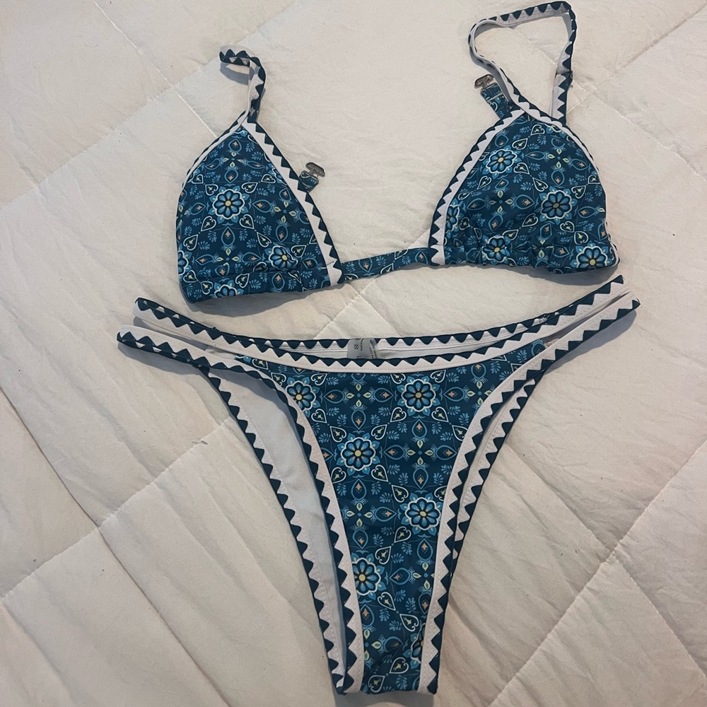 Bathing suit